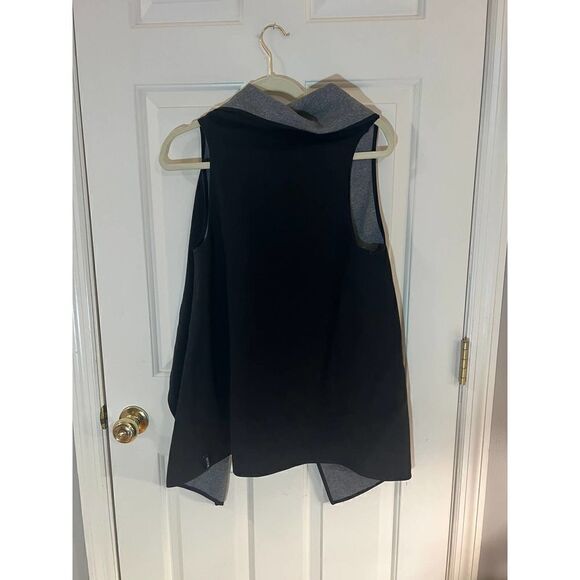 MICHI Revolver Reversible Wrap Vest, Gray/Black Sz. M - Picture 7 of 8